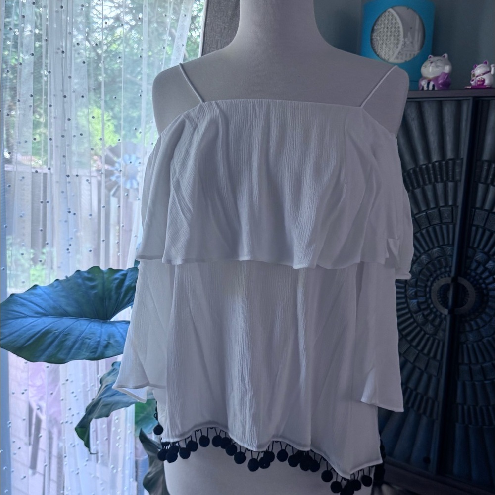 Alice + Olivia White Ruffled Sleeveless Blouse